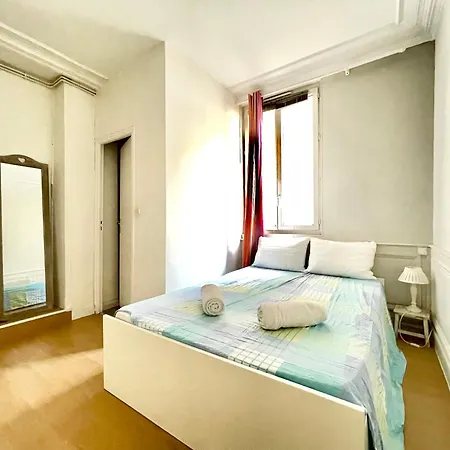 Charming Haussmannian Hypercentre דירה