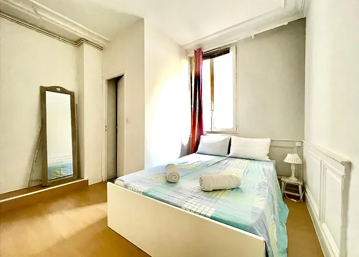 Charming Haussmannian Hypercentre Apartment